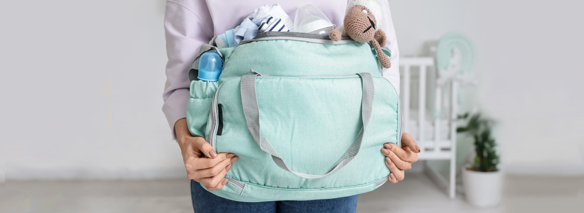 Uscire di casa con il bebè: gli accessori neonato da non dimenticare